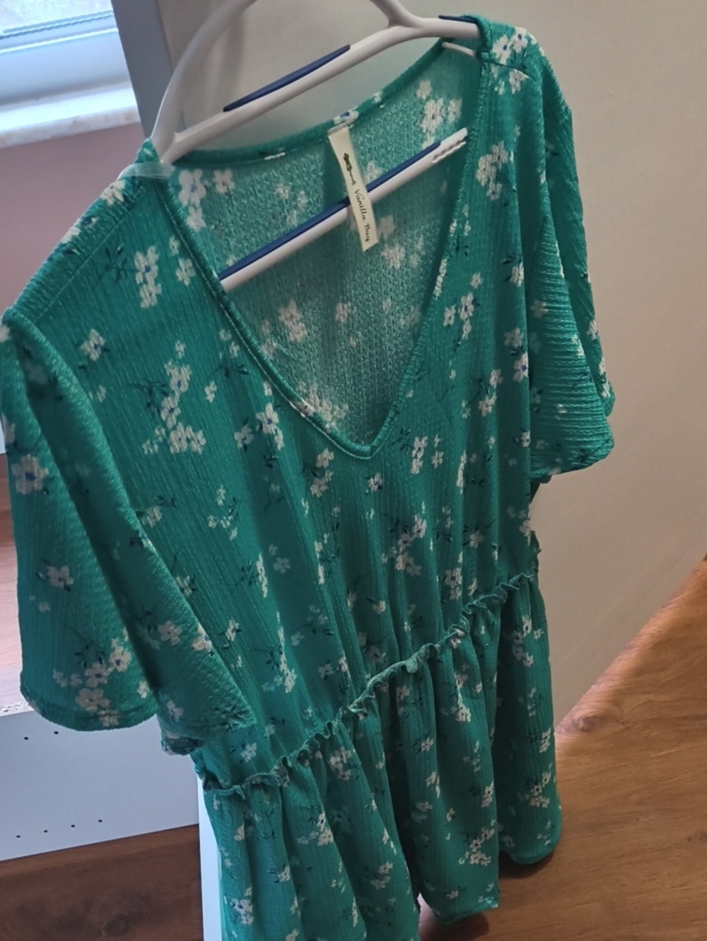 Vanilla Bay Teal Floral V-Neck Peplum Tunic